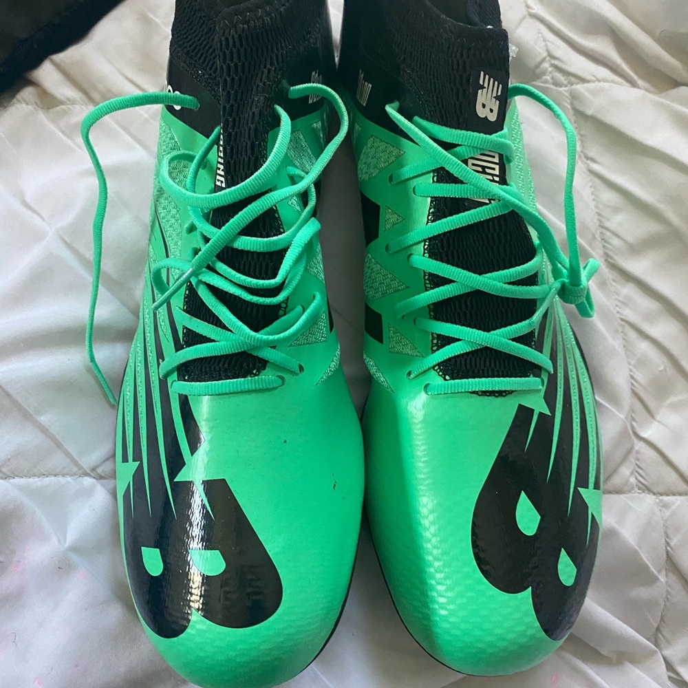 New balance track running shoes